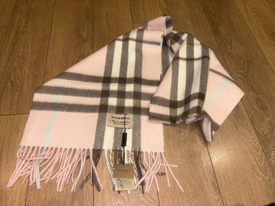 BURBERRY Ash rose, Check Cashmere Scarf , NEW