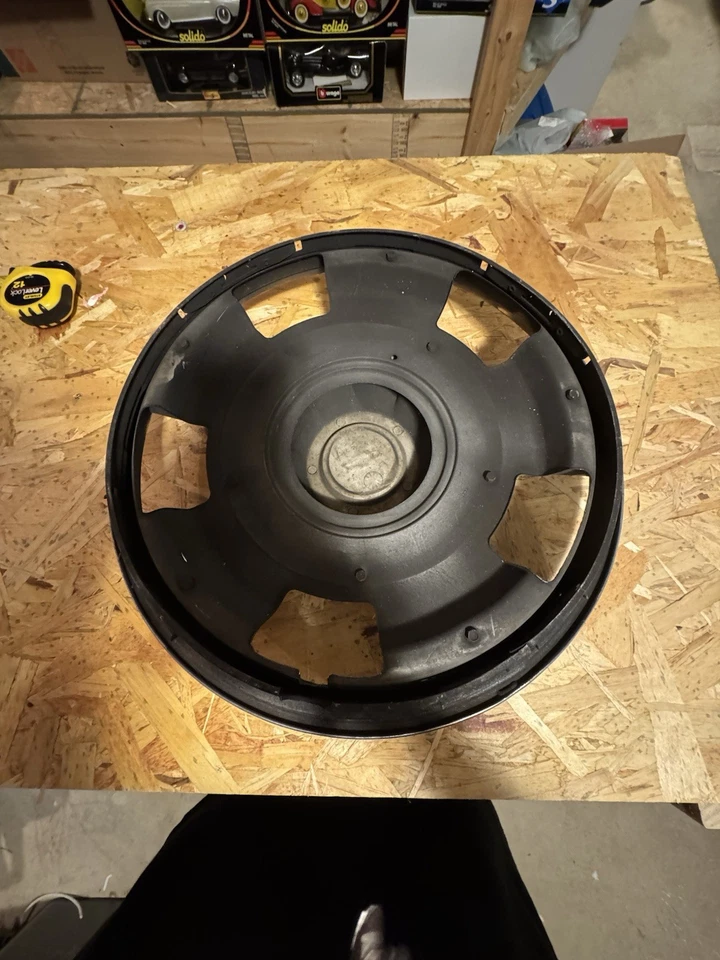 4 Magnesium Hub Caps Rare 14 inch - Image 3 of 3
