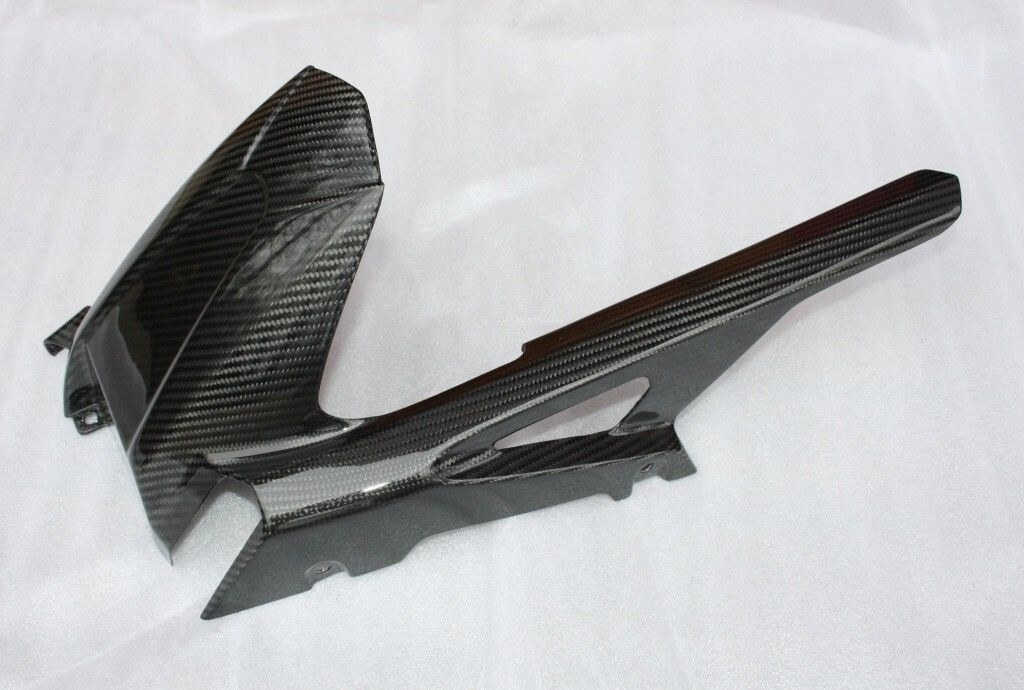 Lèche-roue carbone Suzuki GSXS 750 pour sublimer vos balades et sorties dominicales