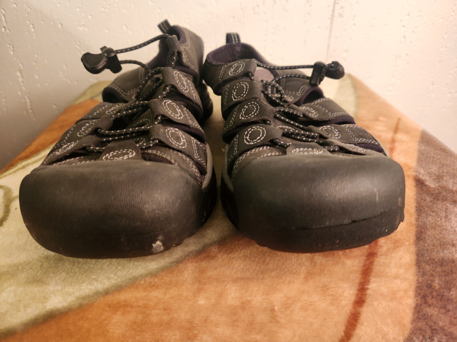 KEEN 1022247 Sandali da uomo 8 5 Newport in pelle ad acqua NERO GRIGIO ACCIAIO #40