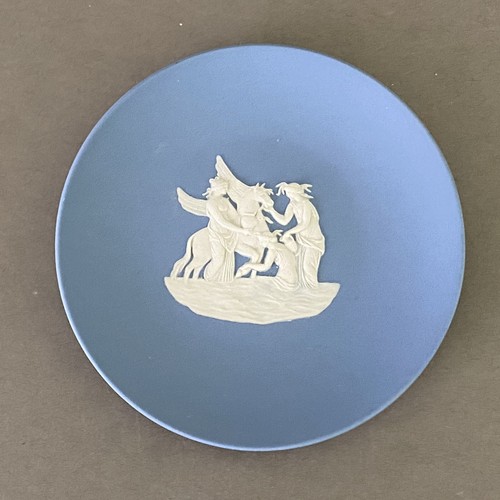 Wedgwood White on Pale Blue Pegasus Jasperware Jasper Round Dish Tray England - Picture 5 of 12