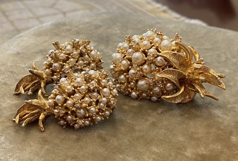 Broche Vintage Alice Caviness - Perles Et Strass, Tons Violets Et Noirs - Bijou Ancien