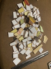 LARGE LOT OF BEAUTIFUL VINTAGE STAINED GASS PIECES - 130 PIECES PLUS LOOK