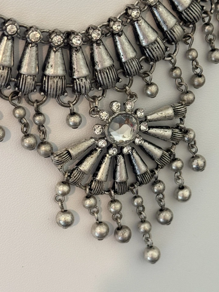 Avon Lighthouse Clear Rhinestone Dangle Bib Necklace Earrings Set Vintage Style - Image 3 of 4