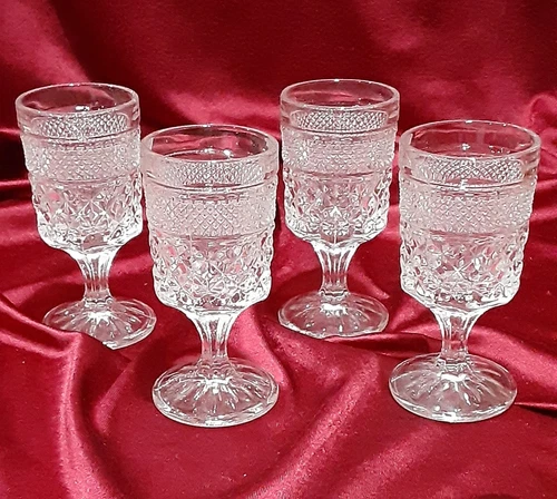 Set of 4 VINTAGE Anchor Hocking Clear Wexford Claret 4 oz. Wine Glasses MINT