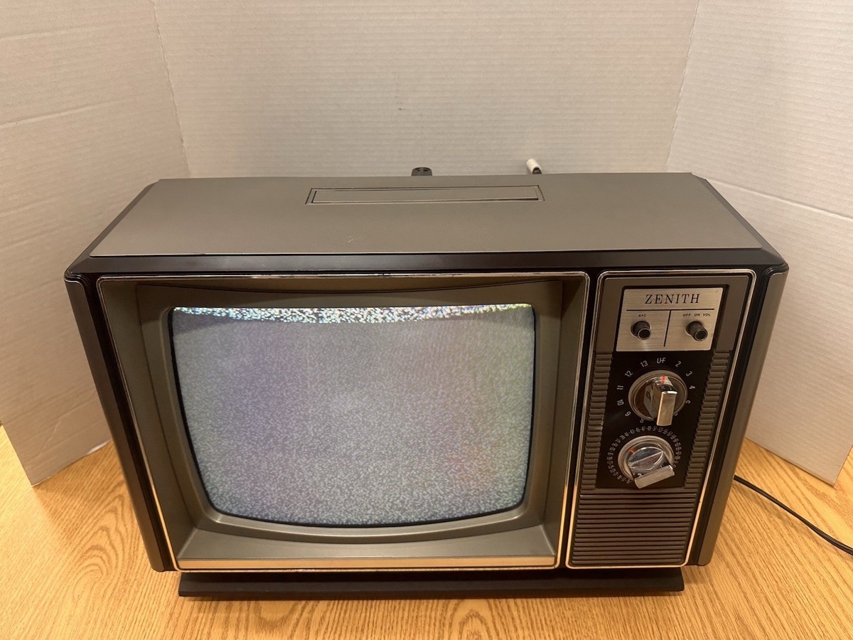 RARE Vintage 1982 zenith 13” tv y1310pt Grey & Black. Tested🔥 | eBay