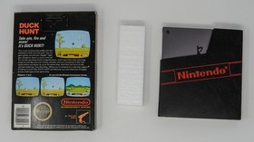 Duck Hunt GAME & BOX (No Manual) First Print Matte Sticker Seal Nintendo NES