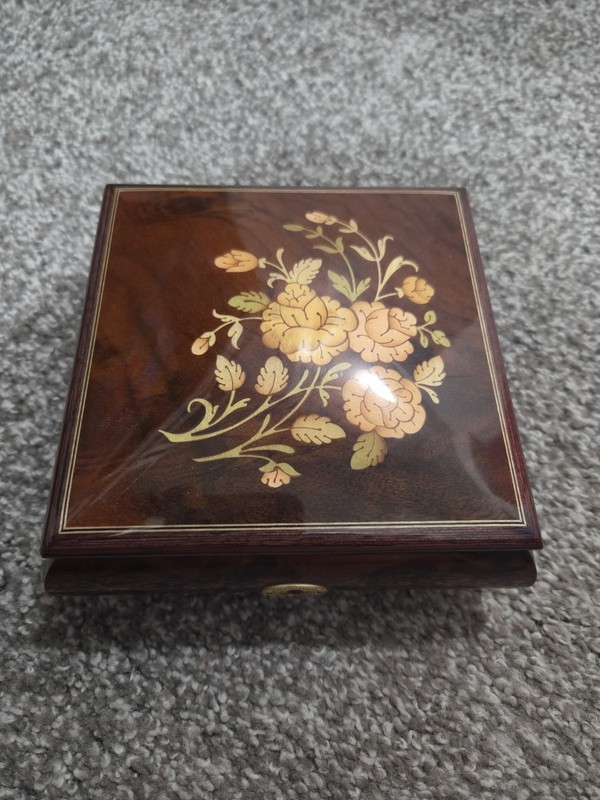 Vintage Reuge Swiss Music Box Inlaid floral wood jewelry case wood Edelweiss
