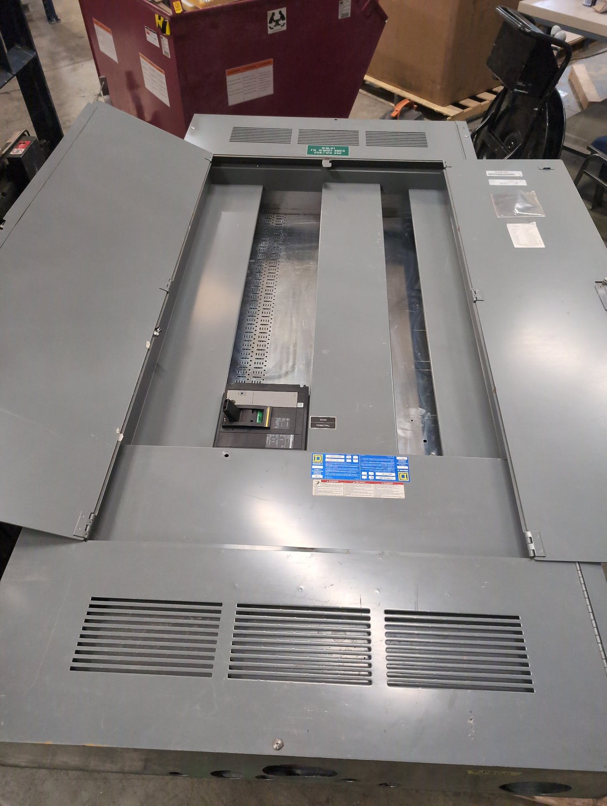 Square D HCW HCWM I-Line Panelboard 800A 208/120V 84 Cir MCB