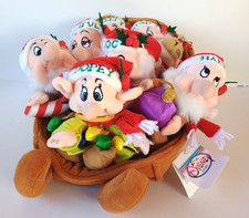 1999 Disney Christmas 7 Dwarfs Sleigh Holding Presents