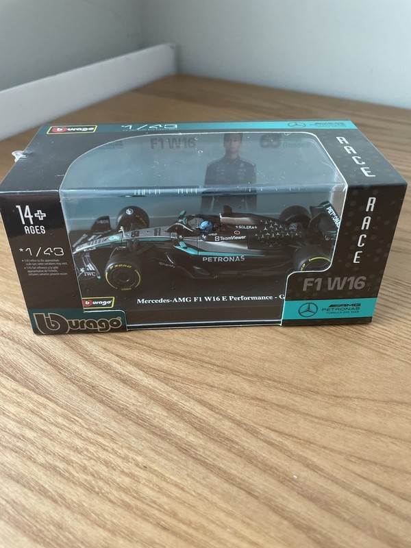 Bburago 1:43 Mercedes-AMG Petronas F1 W15 #44 Lewis Hamilton Model Car Sealed