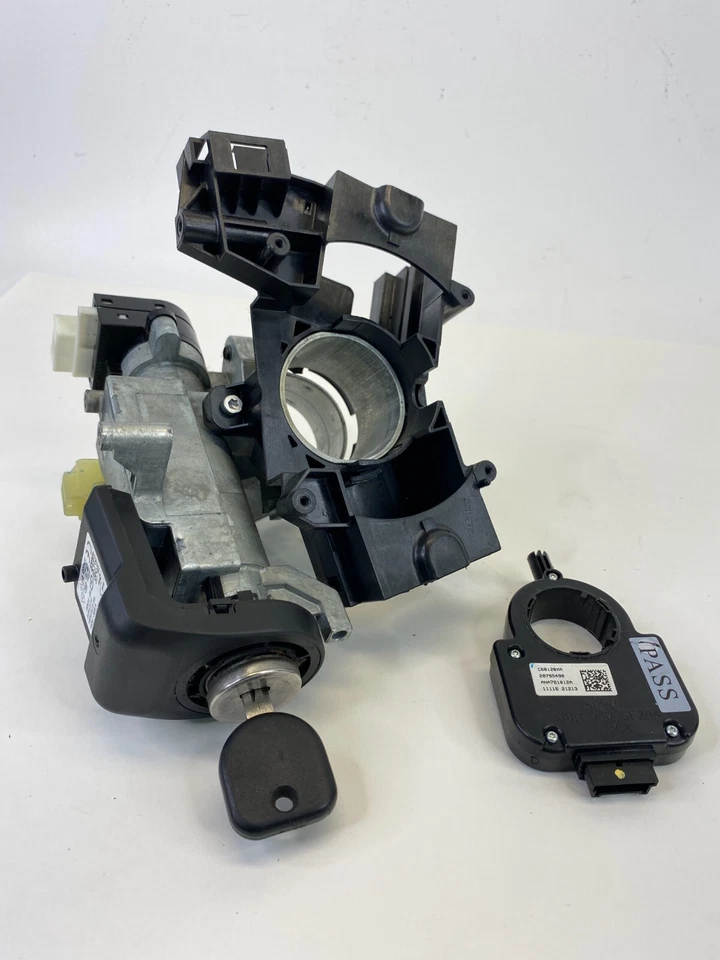 2008-2017 Buick Enclave Ignition Switch Lock Cylinder & Key 22756010 OEM - Image 2 of 4