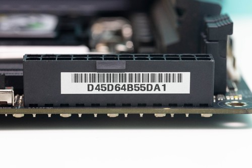ASUS ROG Strix Z390-I Gaming Intel 1151 (300 Series) M.2 DP Mini ITX Motherboard - Picture 9 of 21