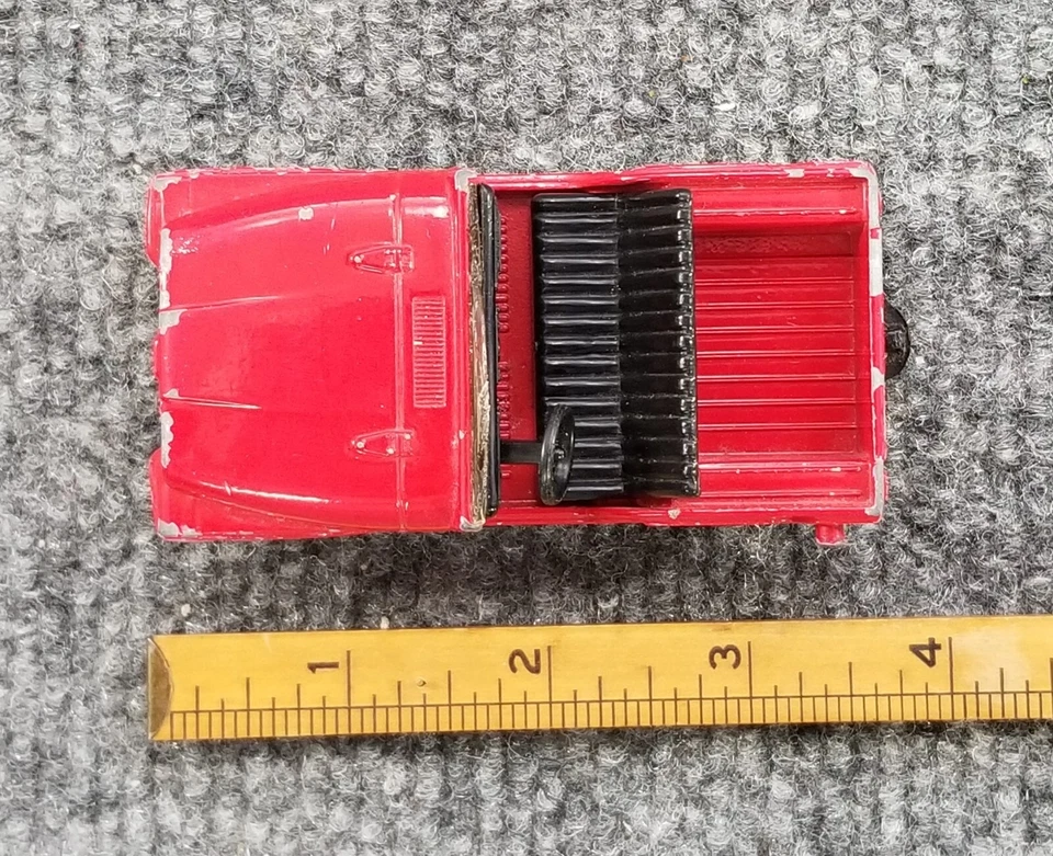 Vintage Corgi CJ5 Jeep 1/43 scale diecast toy made Gt Britain red - Image 2 of 4