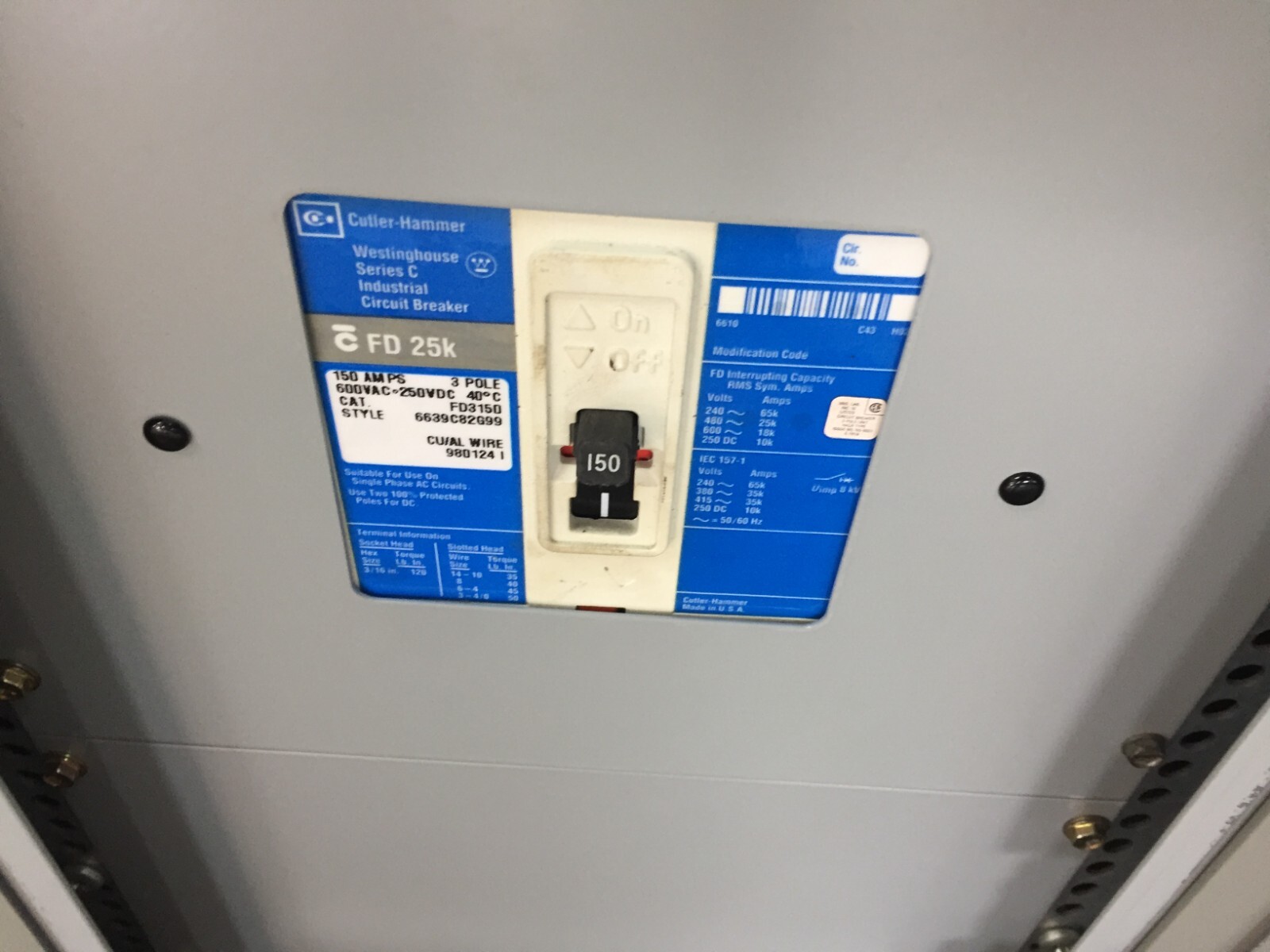 cutler-hammer-150-amp-480-volt-3-phase-18-circuit-main-breaker-panel-p
