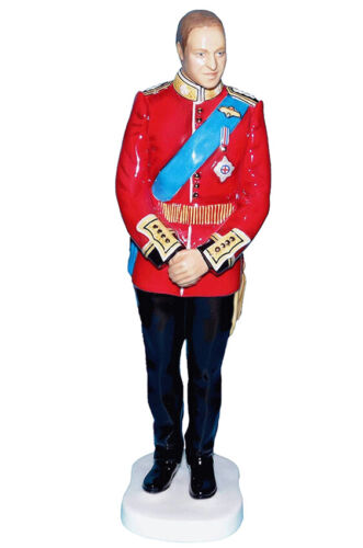 Royal Doulton Prince William Royal Wedding Day Figurine Hand Signed HN5573 New - Picture 2 of 4