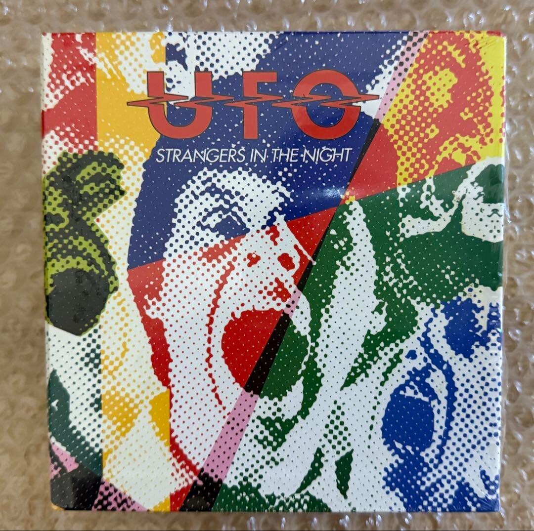 U.F.O.『Strangers In The Night (8CD)』 UFO - Strangers in the Night - Amazon.com Music