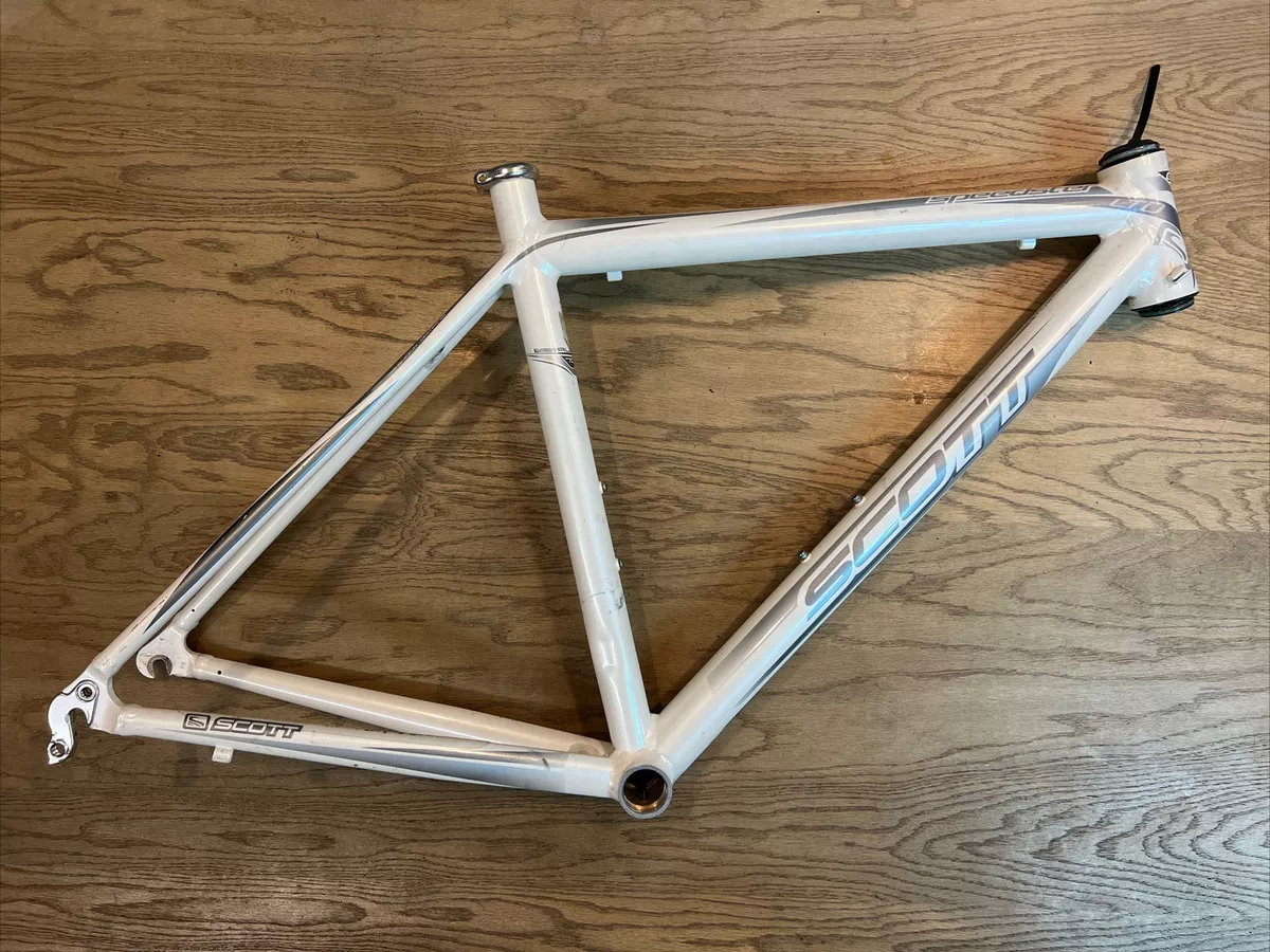 Gucci White Carbon Fiber & Aluminum Limited Edition Bicycle with