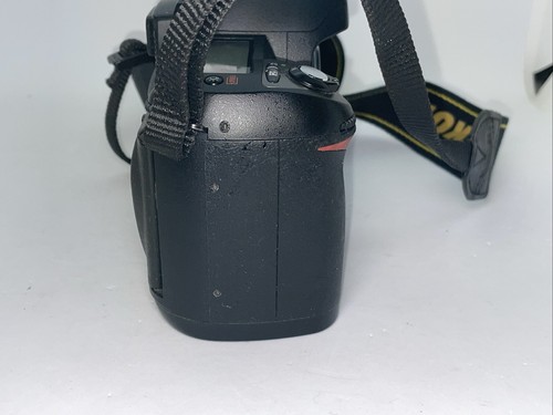Nikon D70 6.1MP Digital Camera Body Only Untested Selling For Parts - Picture 5 of 8