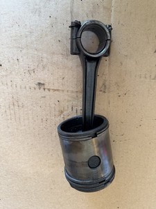 INTERNATIONAL IHC LB 1 1/2 - 2 1/2 HP PISTON AND ROD