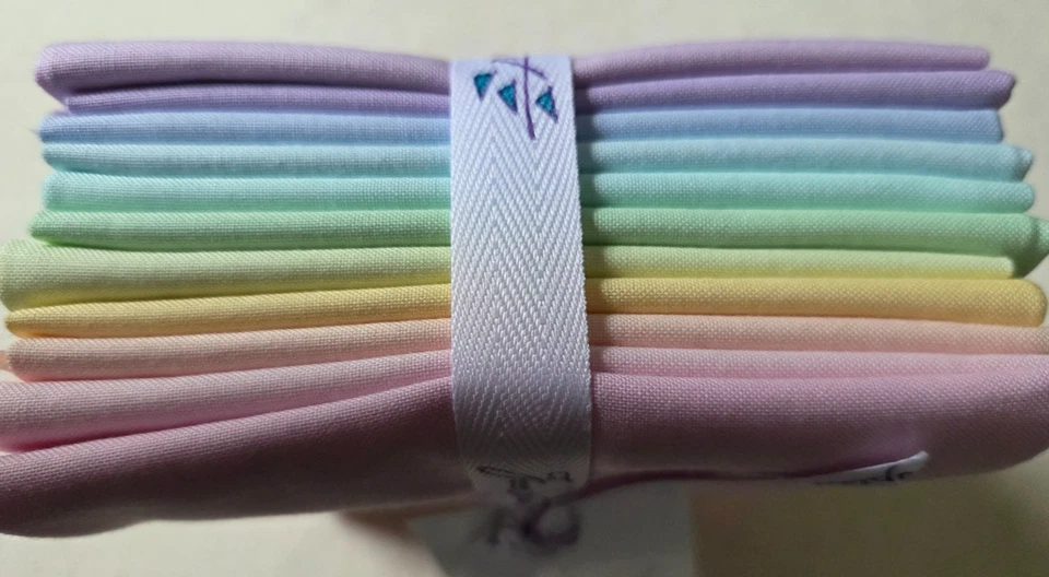 Paquete de 11 cuartos de grasa Tula Pink Designer PASTEL sólidos UNICORNIO POP Foto 4 de 4