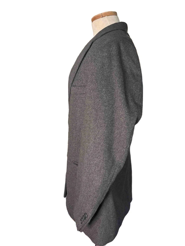 Lord & Taylor Men’s 100% Cashmere Flannel 2-Button Blazer/Jacket  Gray• 44R - Image 4 of 4