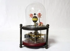 Unique Vtg Whimiscal Novelty Clock w/ Fish Moving Around Inside "Swimming"