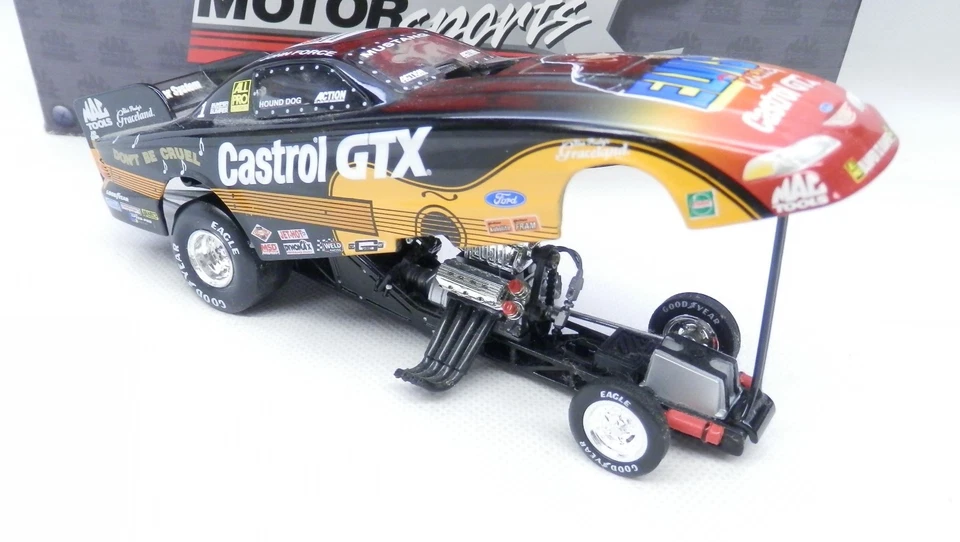 Action John Force Elvis & Pedregon Selena Gomez Funny Car 1:32 Castrol Race Cars - Image 4 of 4