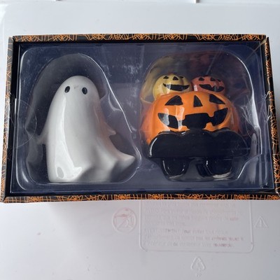 Halloween Cobwebs & Cauldrons Ghost/Pumpkin Ceramic 4'' Salt/Pepper Shakers #H
