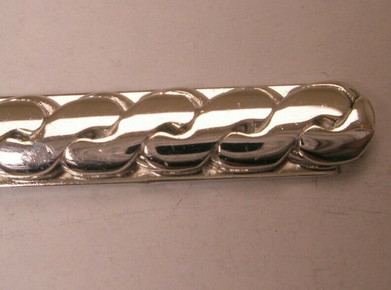 1-3/8" Serpentine Chain Link Quality SMALL Vintage Tie Bar Clip simple design