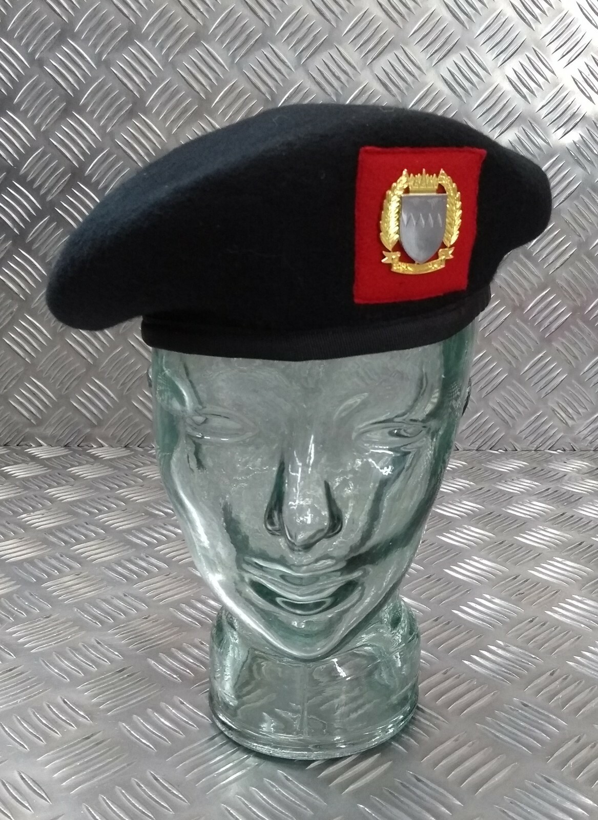 Military Spec Wool Beret H&S Black 60cm With Bahrain Badge