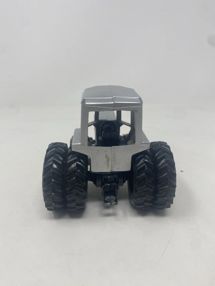 RARE Oliver White Farm Toy 2-155 10th Anniversary - Image 3 of 4