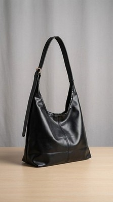 NEU OVP Elegante Kunstleder-Schultertasche in Schwarz   zeitlos & stilvoll