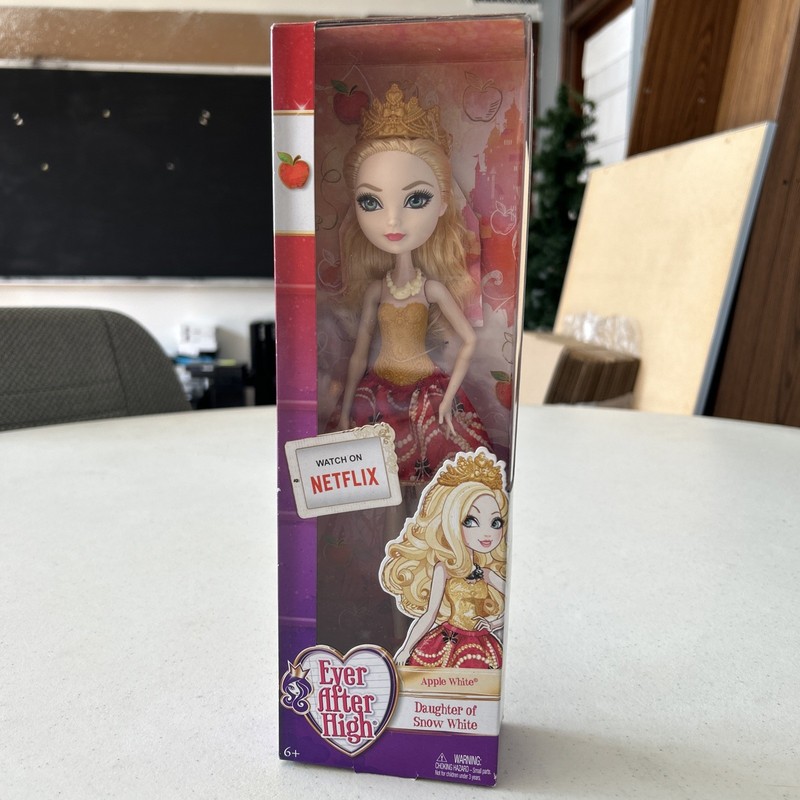 Ever After High Apple White Netflix Doll New Daughter Of Snow White Nib