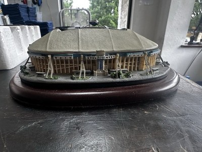 Danbury Mint Dallas Cowboys Replica Texas Stadium Limited Edition