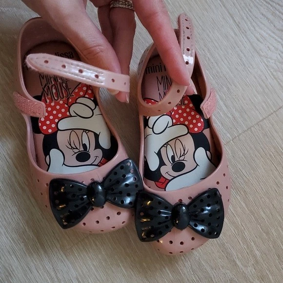 Mini Zapatos Melissa Niñas Minnie Mouse Disney Arco Mary Jane Talla 8 Foto 2 de 4