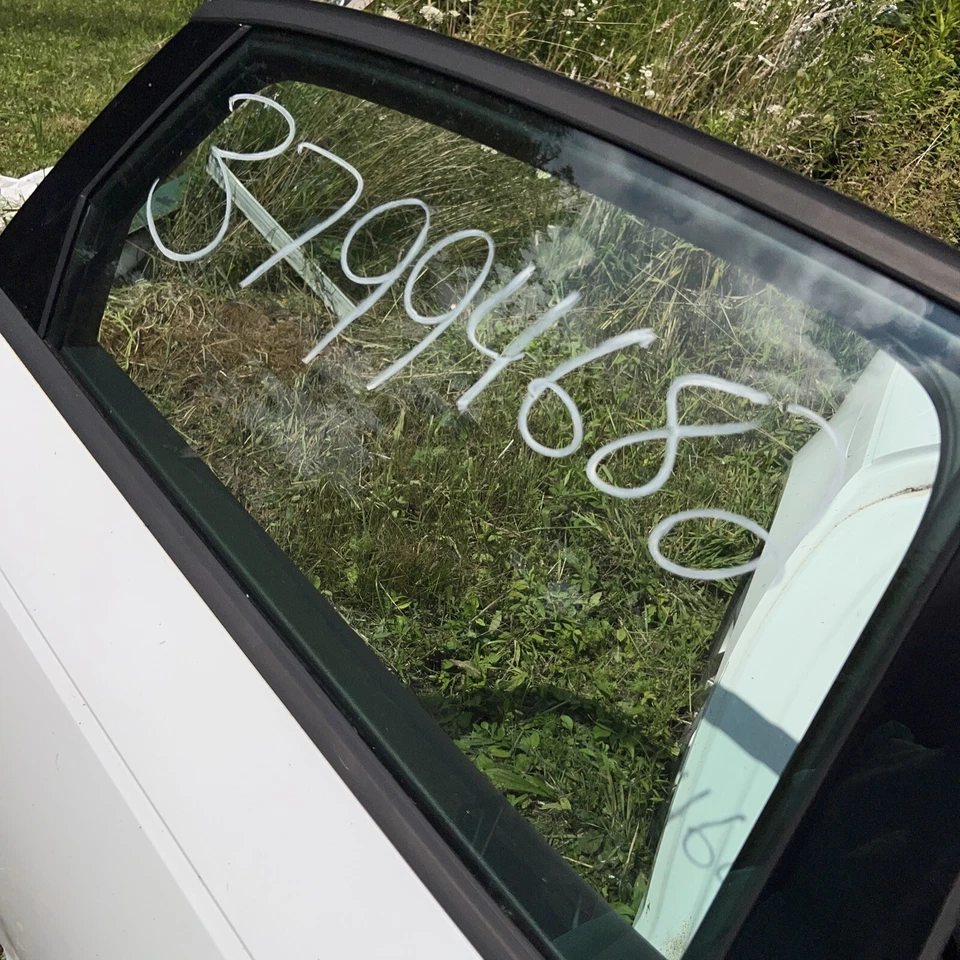 Carcasa de puerta trasera derecha pasajero Audi A4 Quattro 17 blanca con interior Foto 3 de 4