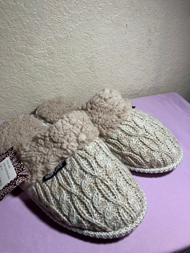 MukLuks Damen-Slipper Hausschuhe Größe M 7-8 mit Kunstfell gefüttert