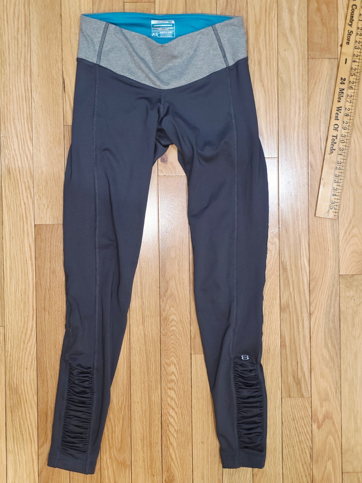 Layer 8 Performance Ruched Hem Ankle Leggings Wom… - image 7