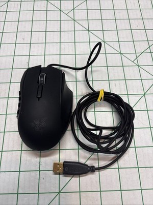 Razer RZ01-01610100-R3U1  Chroma Gaming Mouse with 12 Button Thumb Grid - Tested
