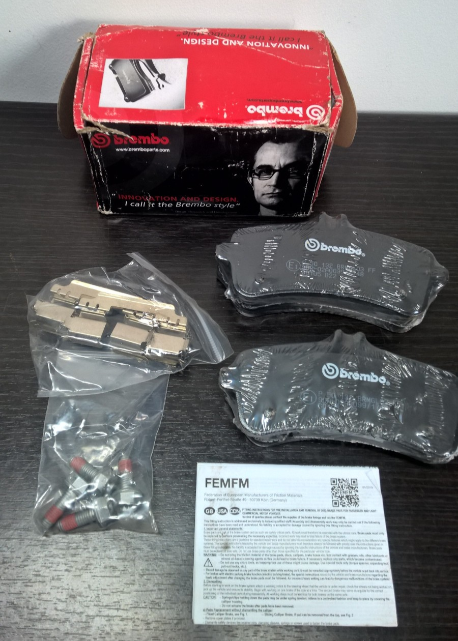 P 50 132 Disc Brake Brake Pad Set Rear Fits Mercedes SL C-Class Coupe By Brembo