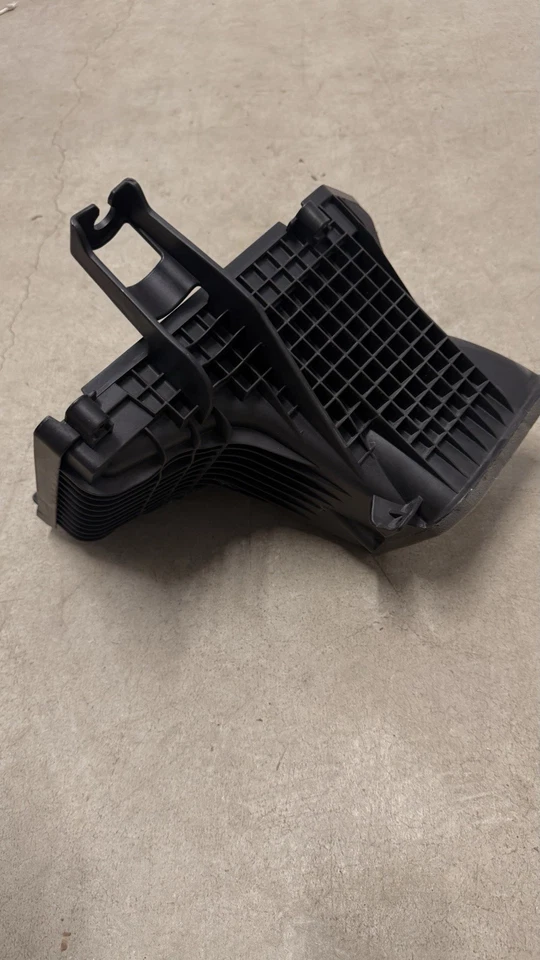 Filtro abatible cargador AFE Dodge Challenger 2011-2023 31-10220 Foto 2 de 4