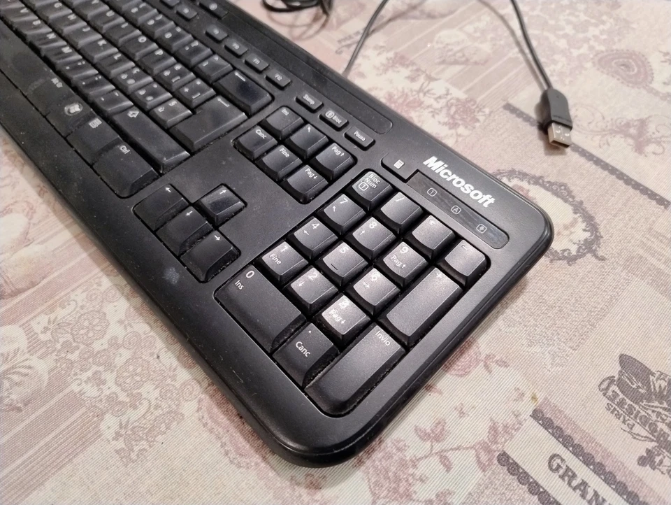 Microsoft Keyboard with USB Cable 100% working tested and original - Immagine 3 di 4