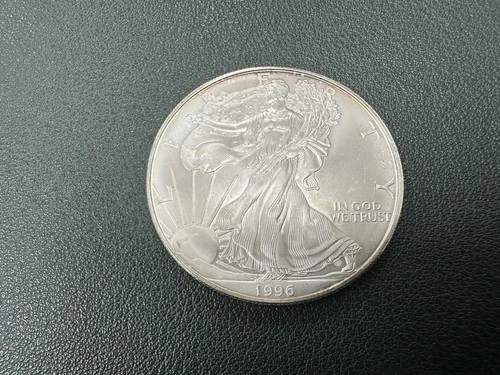 1996 American Silver Eagle $1 Round 1 Ounce .999 Fine Silver -B51
