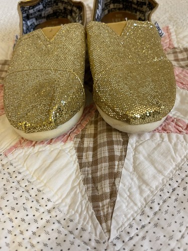 Toms Toddler sparkle glitter classic flats shoes yellow gold size Y 2.5 EUC - Picture 2 of 4