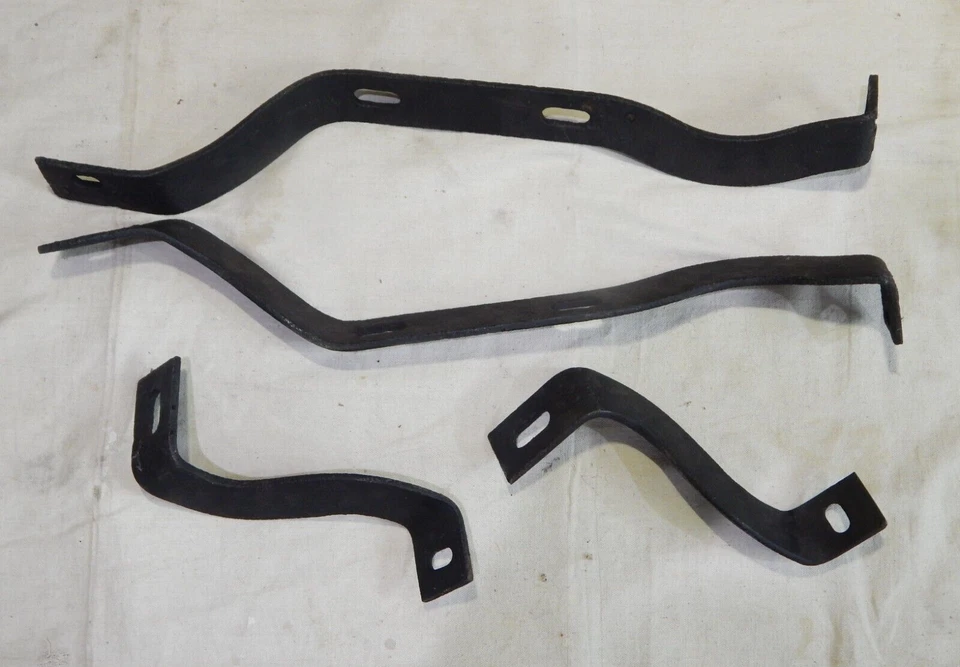 Buick Century 1957 soportes de parachoques trasero serie 40/60 (modelos de 2 o 4 puertas) Foto 2 de 2