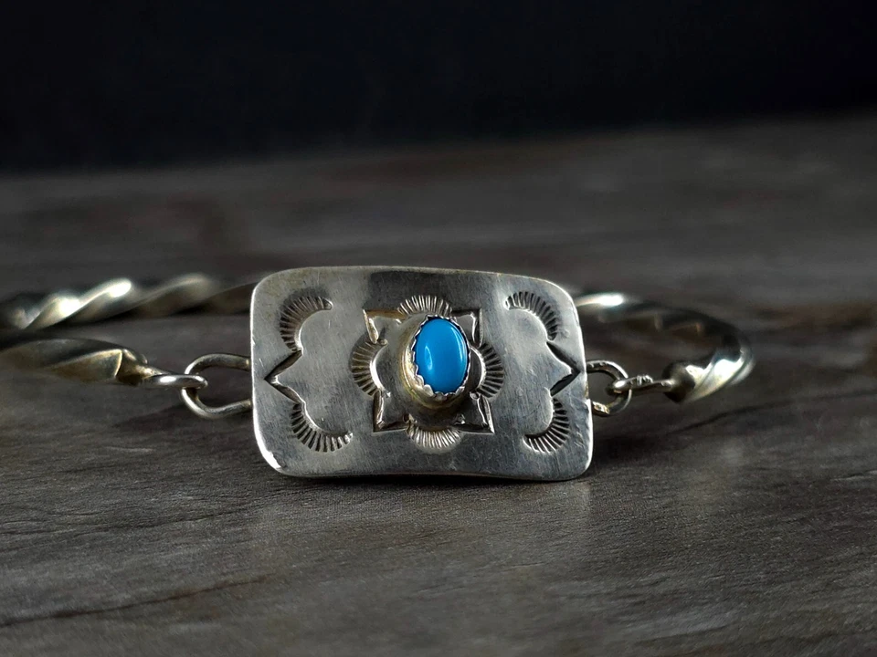 Armreif Silber Sterling Türkis ziseliert MS Tsasie Indianer - markant & beonders - Bild 4 von 4
