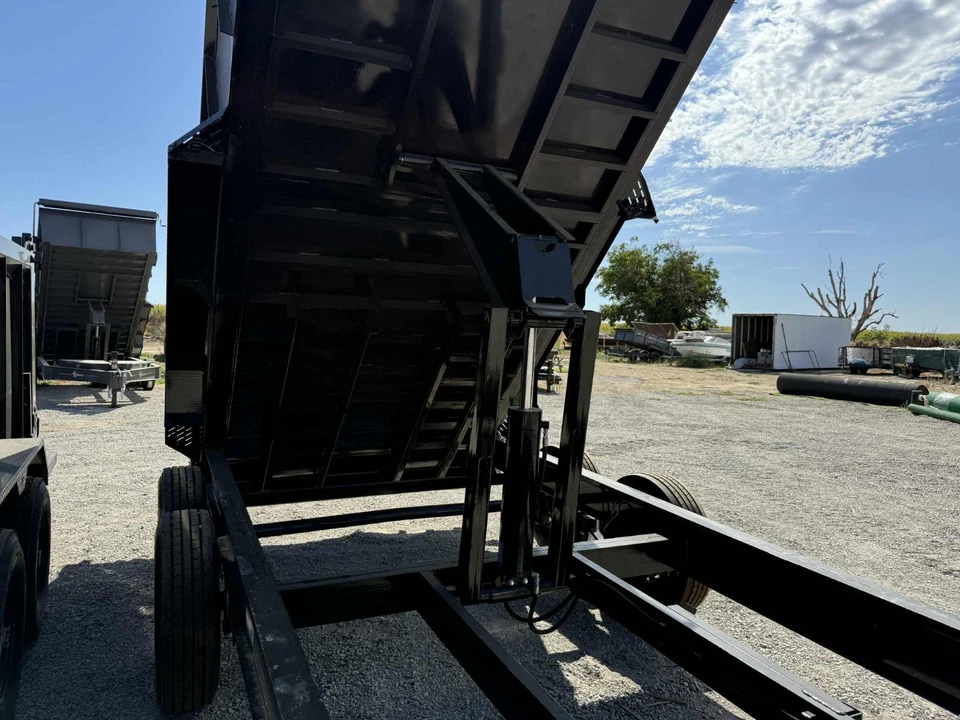 Remolque de volteo Iron Star 7x14x4 14k con elevador de tijera, neumáticos de 14 capas y neumático de repuesto Foto 3 de 4