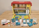 Vintage Fisher Price Little People #931 CHILDREN'S HOSPITAL