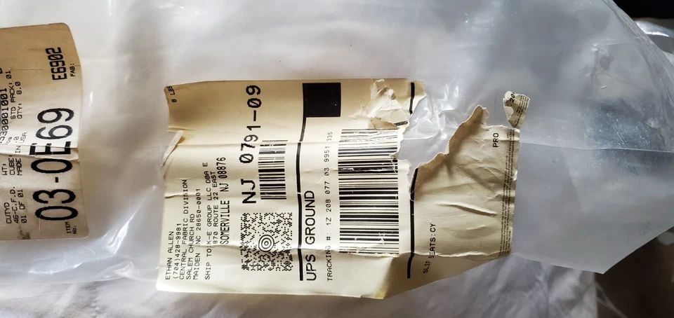 Tela de tapicería floral calidad Covington 5th Ave Designs NUEVA 54" x 8 yardas malva Foto 3 de 4